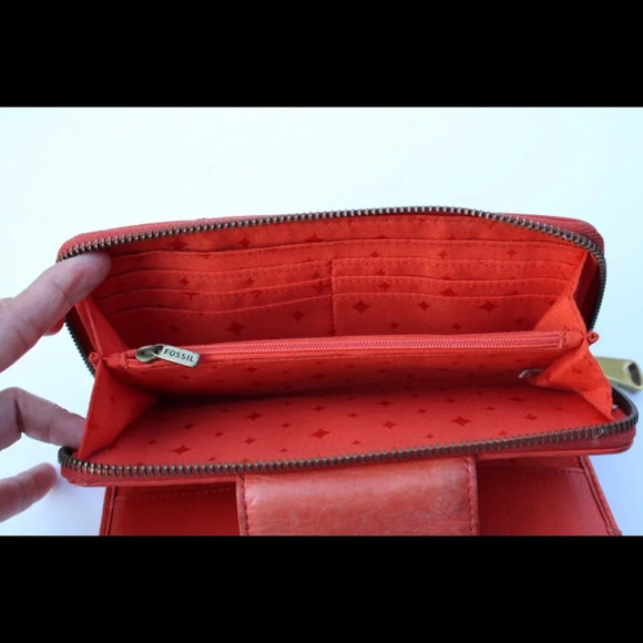 Fossil zip around wallet - Picture 7 of 8